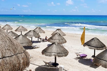 La playa del hotel Paradisus Cancún, ideal para descansar entre tantos tours y actividades.