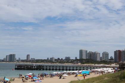 La playa Mansa de Punta del Este, una de las postales de este balneario uruguayo