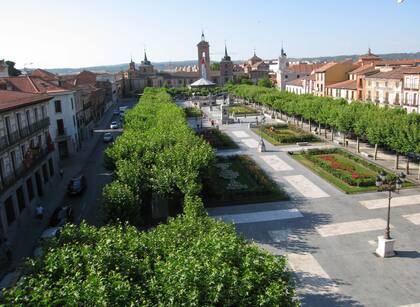 La plaza Cervantes, eje de Alcalá de Henares.
