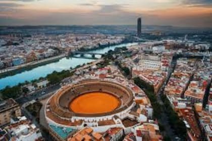La Plaza de la Maestranza alberga hasta el 27 de septiembre la temporada taurina de Sevilla