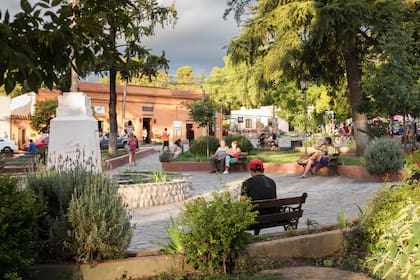 La plaza de San Javier es punto de encuentro de la localidad.