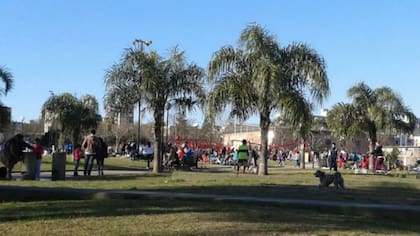 La plaza Irala, de La Boca, donde el veterinario apuñaló a dos jóvenes