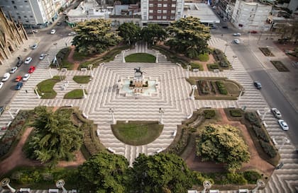 La Plaza San Martín de Azul, remodelada por Salamone en 1936