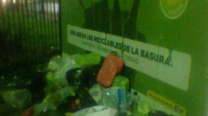 El Punto Verde de la plaza Rosario Vera Peñaloza, en avenida San Juan y Chacabuco, de la Comuna 1