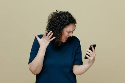 La población debe desconfiar ante mensajes por servicios no solicitados u “ofertas demasiado buenas” para ser reales