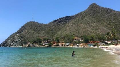 La poca cantidad de turistas en las playas venezolanas hizo que Koichiro se sintiera "como en una playa privada".