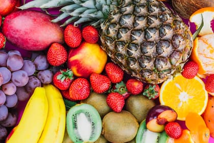 La poderosa fruta que ayuda a mejorar la digestión y puede prevenir el cáncer de colon