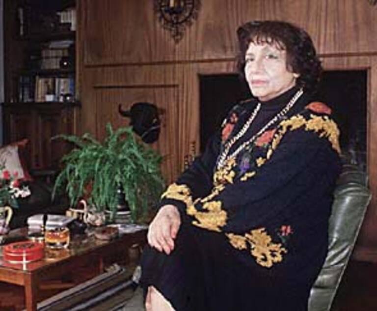 Premian la obra de la poeta Olga Orozco LA NACION
