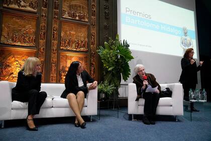 La poeta uruguaya Ida Vitale habló anoche sobre la motivación en la inauguración de la FIL de Montevideo