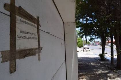 La policía custodia hoy la residencia, debido a que mucha gente intentó ingresar en ella a través de los años