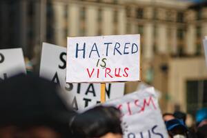 La policía de EE.UU. reforzó especialmente la vigilancia en sitios de la comunidad judía, luego de la aparición de amenazas en línea que convocaron para hoy al 'Día del odio'