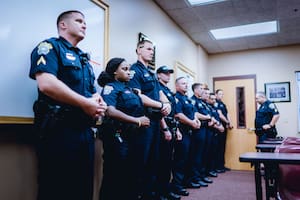 La policía de Florida colabora con los agentes del ICE para detener migrantes ilegales en el estado