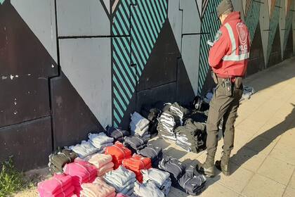 La Policía de la Ciudad registró un mayor movimiento en las calles porteñas de ropa de origen irregular