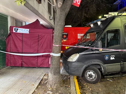 La Policía de la Ciudad trabajó en la escena del múltiple crimen
