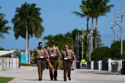 La policía de Miami descubrió que dos menores dieron positivo en cocaína y su padre fue detenido