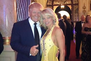 Era una vendedora de alto perfil y hasta posó con Trump, pero descubrieron la verdad y quedó detenida