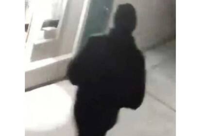 La policía de Stockton compartió una imagen para encontrar al responsable