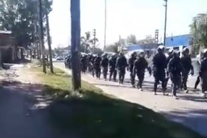 Cerca de 60 policías custodian el lugar