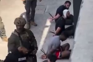 Un impactante operativo comando detuvo a un grupo de sospechosos que iba a Bondi Beach