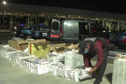 En la autopista Dellepiane fue detectado el contrabando de 11.500 atados de cigarrillos