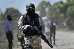 La policía dispersa a los manifestantes en Cabo Haitiano