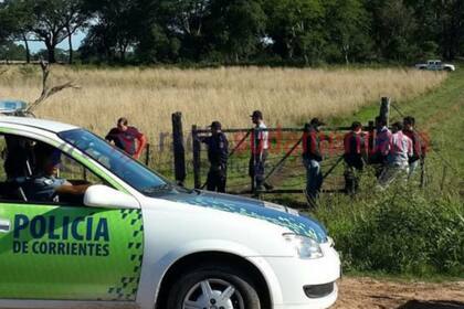 La policía en la entrada a la zona del sieniestro