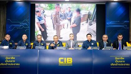 La policía encontró más de 80.000 fotos y videos en el teléfono de la Señora Golf, que ella utilizó para chantajear a los monje