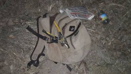 La policía encontró una mochila