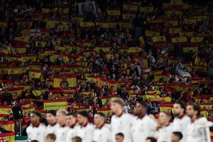 La policía española había informado de que estaba investigando el comportamiento de los aficionados durante el partido amistoso celebrado el martes pasado en Barcelona