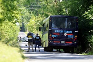 Allanan la quinta de Pilar sospechada de pertenecer a altos dirigentes de la AFA: secuestraron 45 autos de lujo