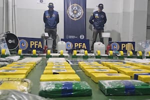 Secuestraron 70 kilos de cocaína, detuvieron a siete sospechosos y buscan a un capo narco