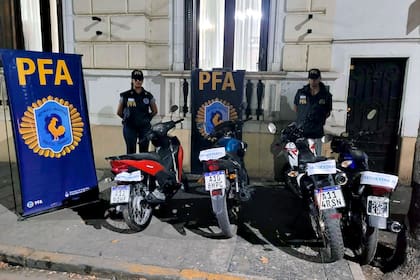 La Policía Federal realizó allanamientos y secuestró motos usadas por un clan narco