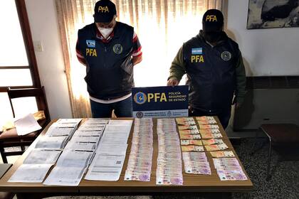 La Policía Federal realizó varios allanamientos contra una banda de estafadores