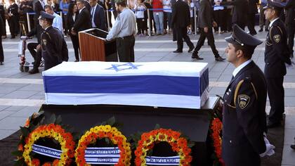 La policía habla de una operación sin precedentes: ocho mil policías se movilizaron para garantizar al seguridad del funeral