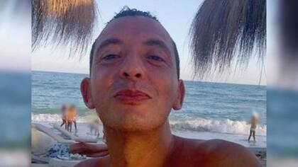 La policía holandesa y la agencia policial de la Unión Europea, Europol, compartieron esta foto de Ridouan Taghi mientras era fugitivo