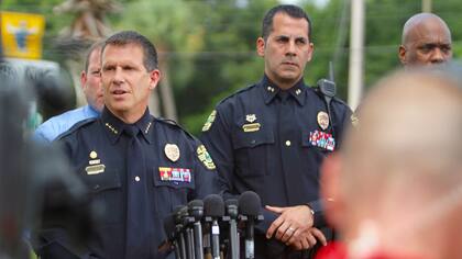 La policía investiga el tiroteo de Florida como un acto de terrorismo.