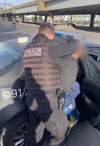 La Policía porteña detuvo a cuatro personas durante el operativo