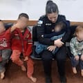 Detuvieron a un hombre que manejaba alcoholizado con sus seis hijos a bordo y una policía amamantó al más chico