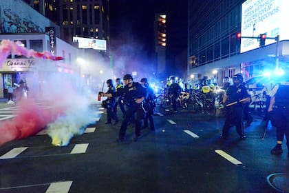La policía reprime las protestas por la muerte de George Floyd en Boston, Massachusetts