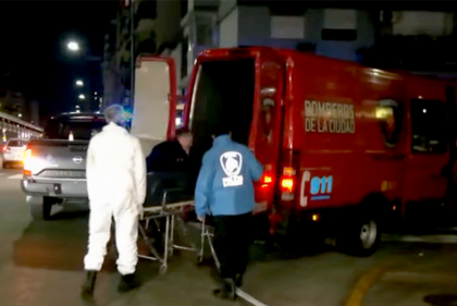 La policía retiró el cuerpo si vida del hombre asesinado en Belgrano