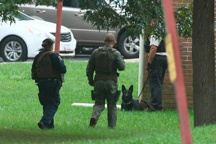 La policía trabaja en el lugar del tiroteo en Maryland