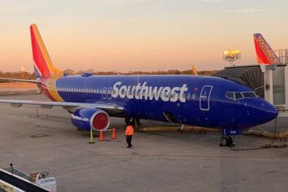 La política de la compañía aérea establece que nadie vuele sin barbijos, sin importar las exenciones médicas