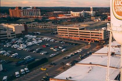 La política del sheriff Clarence Birkhead limita la colaboración con ICE y prioriza la confianza comunitaria