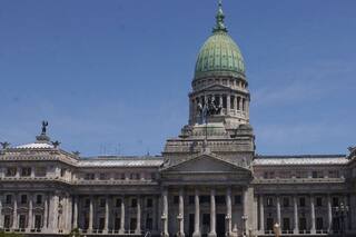 La visión de CRA: la política sigue mirándose el ombligo