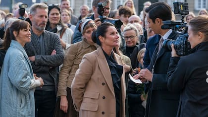 La política y los medios, dos aspectos centrales de la ficción creada por Adam Price