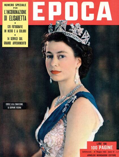 La portada de la revista italiana Epoca, con un retrato de Isabel II con la  Diadema de Diamantes en el año de su coronación.