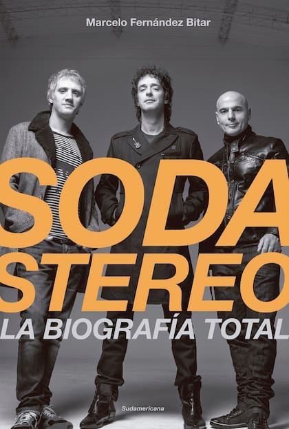 La portada del libro Soda Stereo, la biografía total, de Marcelo Fernández Bitar