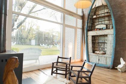 La Posada de Madryn tiene detalles que hablan del lugar.