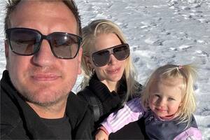 La postal familiar de Maxi López con su familia en unas vacaciones que pasó en Suiza