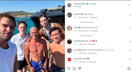 La postal grupal que llamó la atención de los usuarios de las redes sociales
